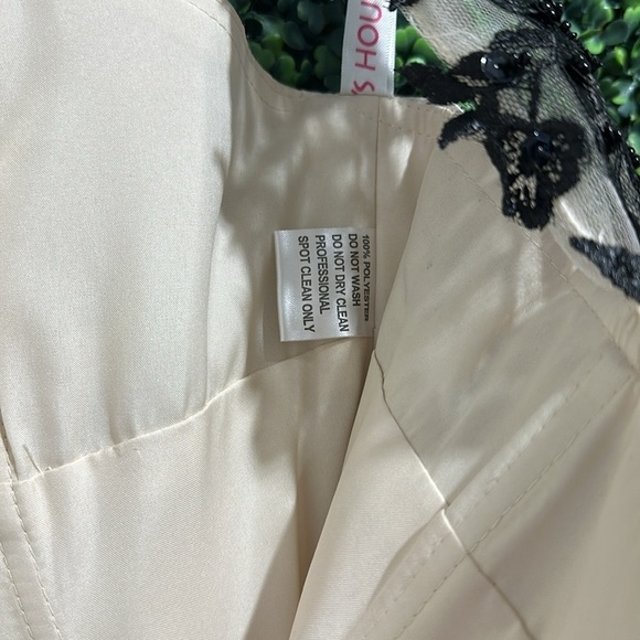 JJ's House Sheath/Column One-Shoulder Feather Cocktail Dress - Picture 9 of 16